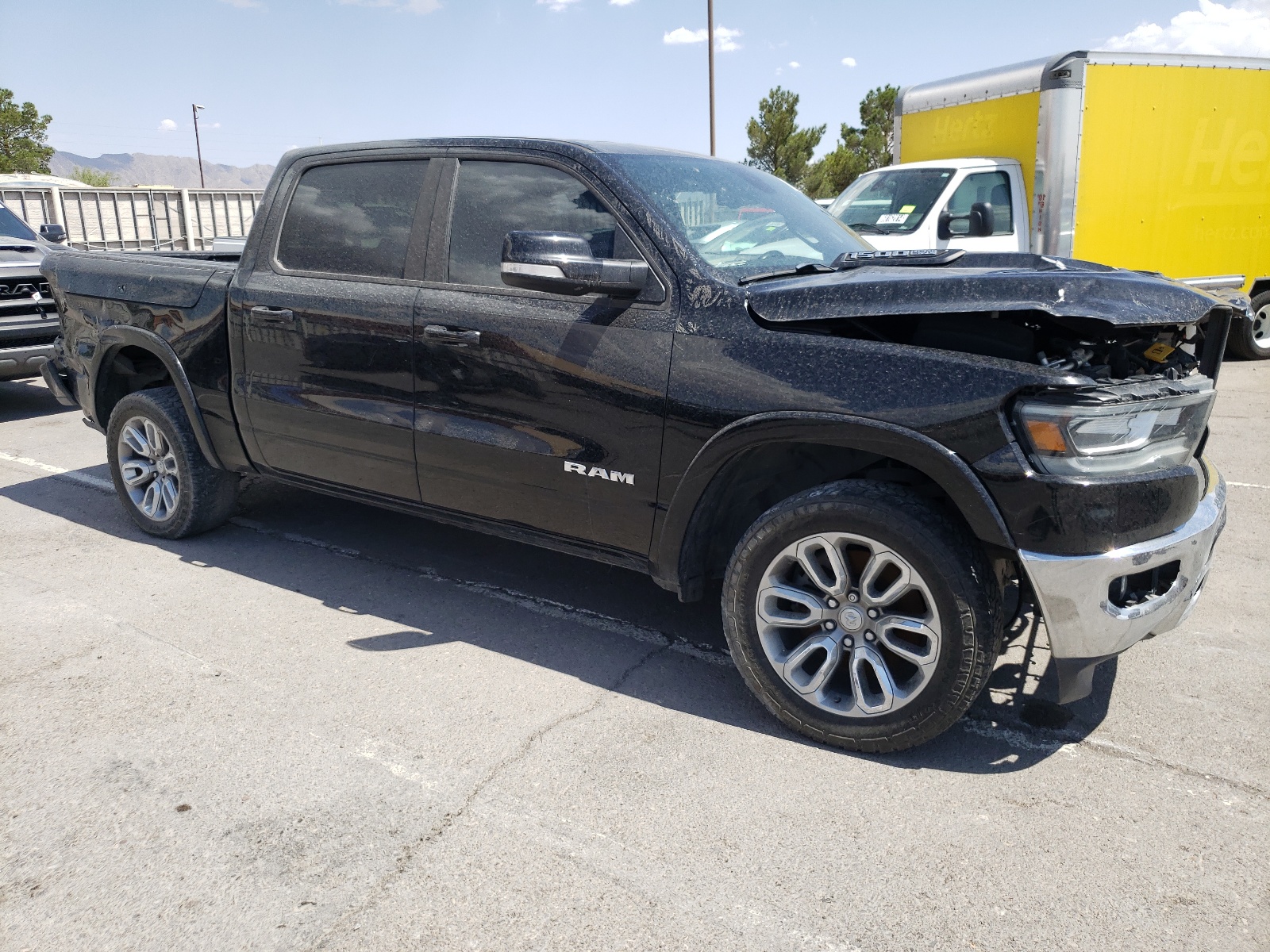 2020 Ram 1500 Laramie vin: 1C6SRFJT2LN393752