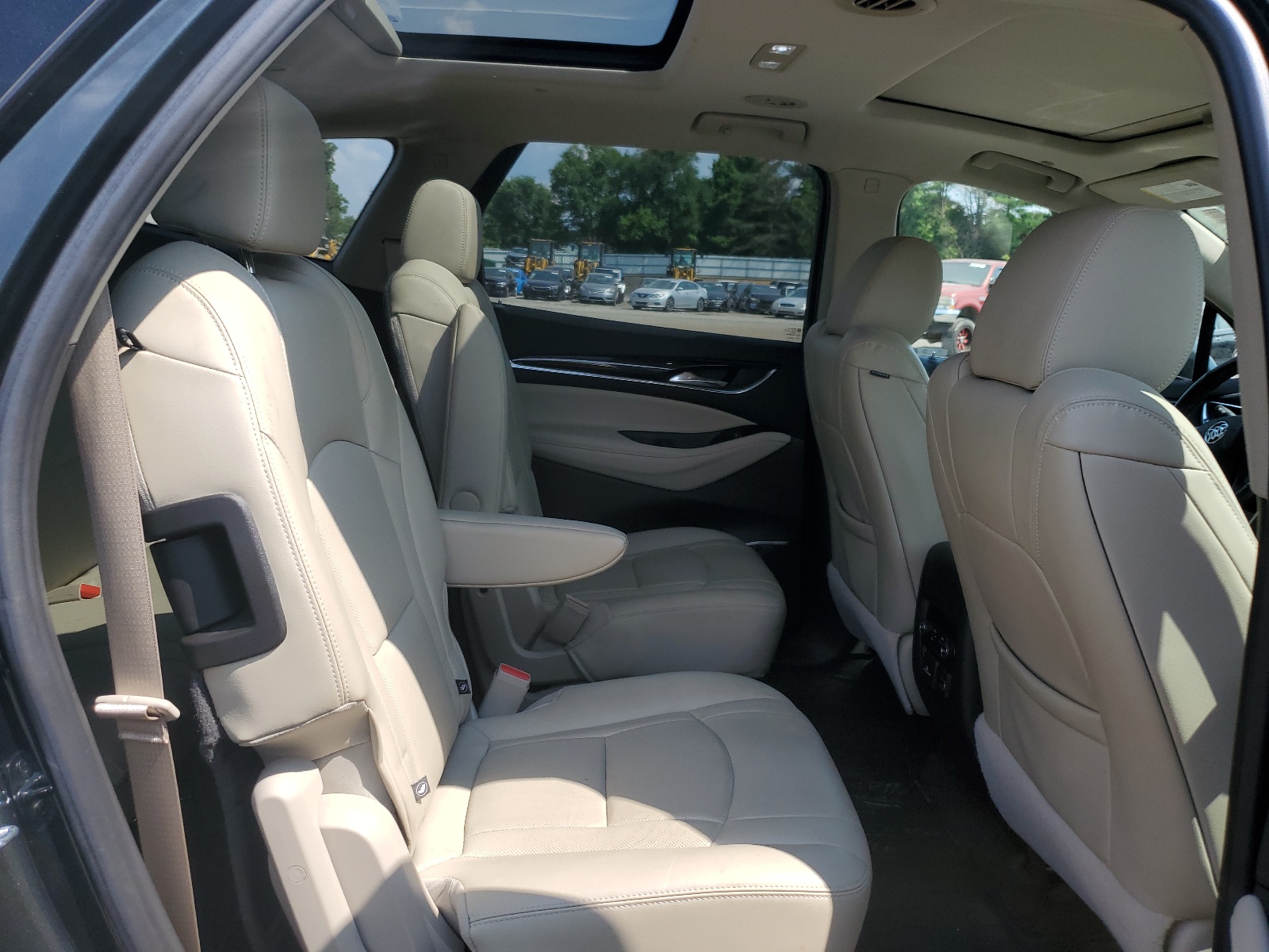 5GAEVBKW1KJ235476 2019 Buick Enclave Premium