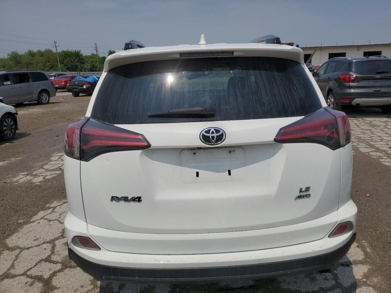 2018 Toyota Rav4 Le VIN: JTMBFREV1JJ226561 Lot: 64212044