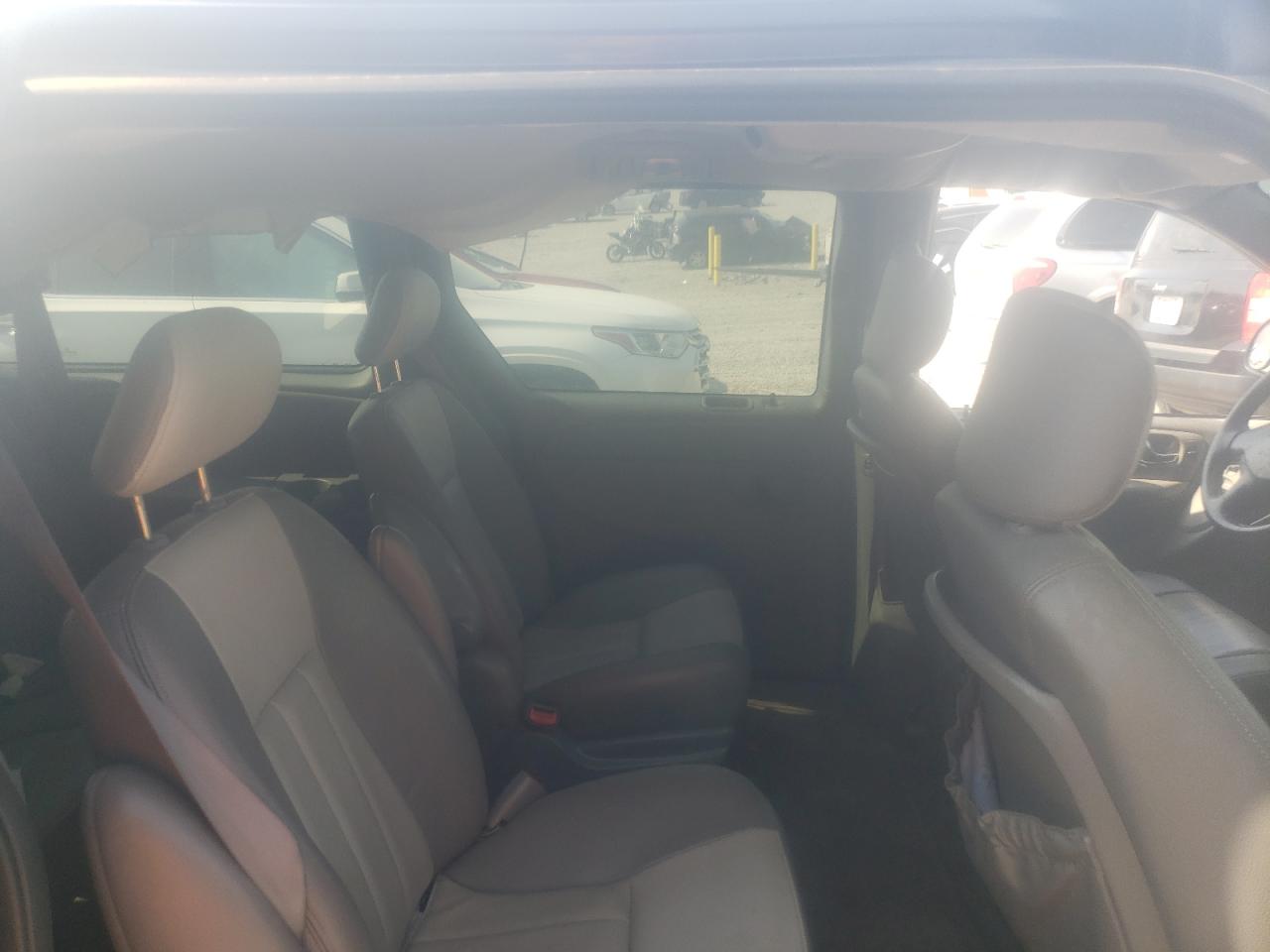 2004 Chrysler Town & Country Touring VIN: 2C4GP54L44R560921 Lot: 61669334