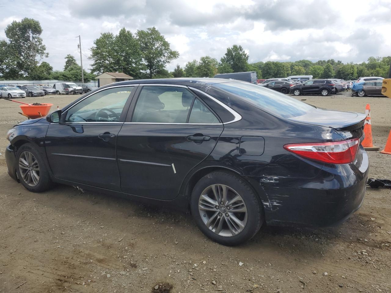 4T1BF1FK6HU340971 2017 TOYOTA CAMRY - Image 2