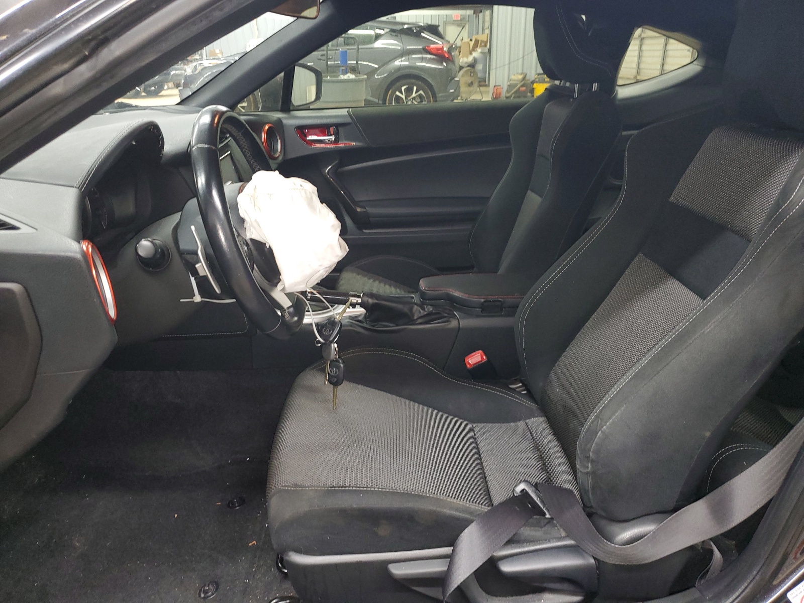 JF1ZNAA15H8701223 2017 Toyota 86 Base