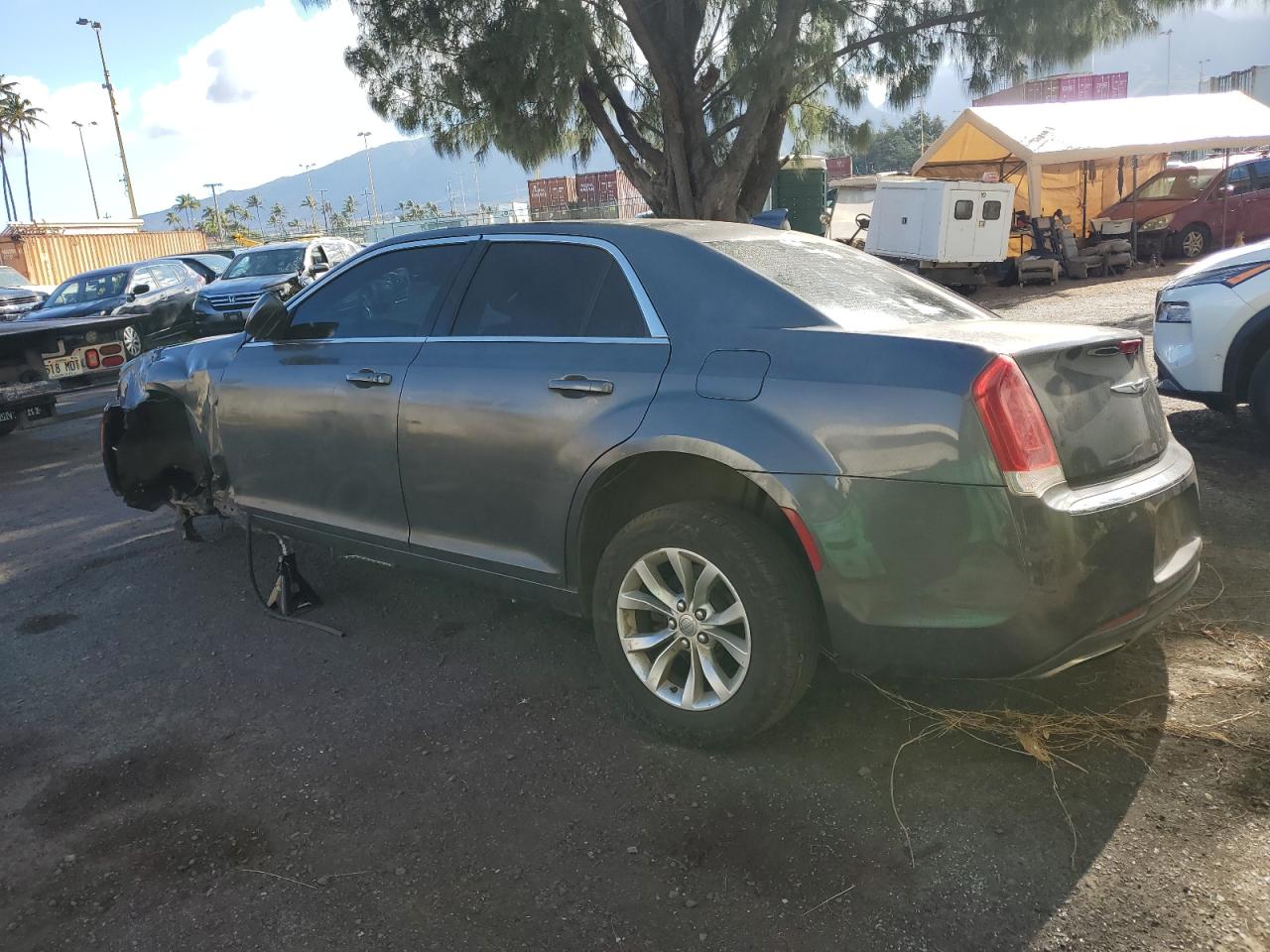 2015 Chrysler 300 Limited VIN: 2C3CCAAG2FH930755 Lot: 63530094