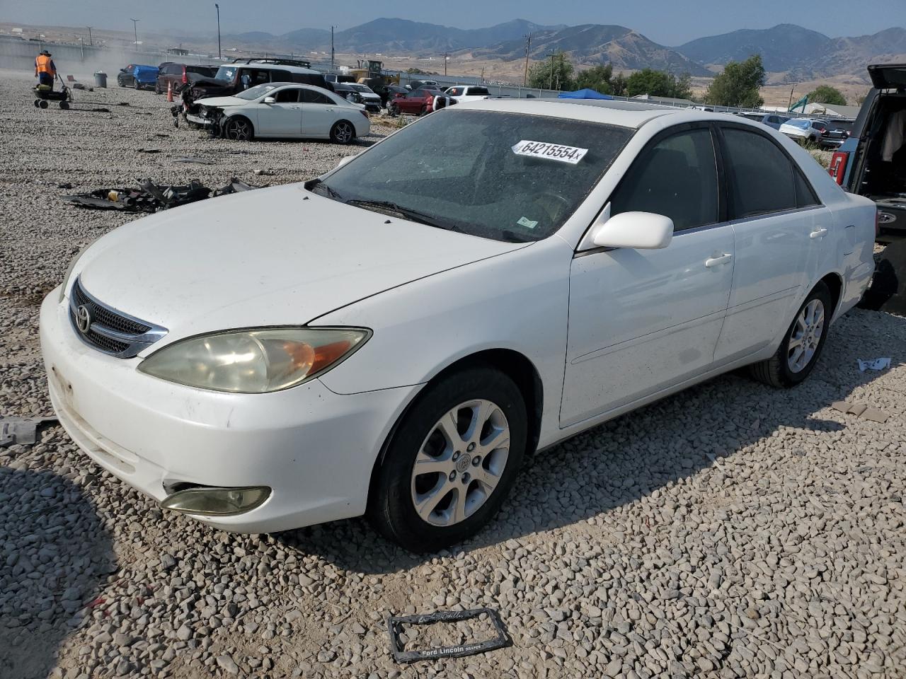 2004 Toyota Camry Le VIN: JTDBE32K540250978 Lot: 64215554