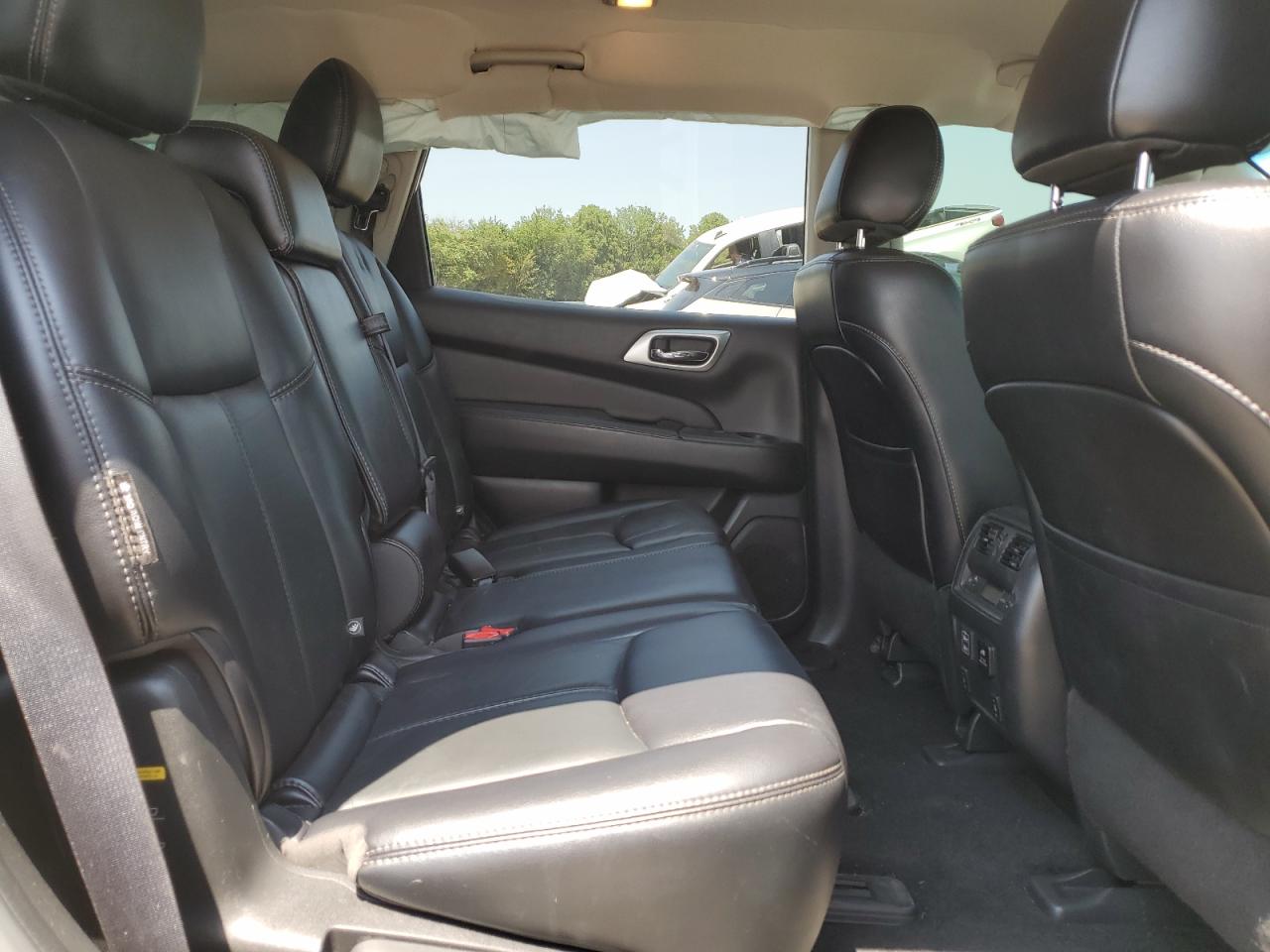 2018 Nissan Pathfinder S VIN: 5N1DR2MM3JC624371 Lot: 64105374