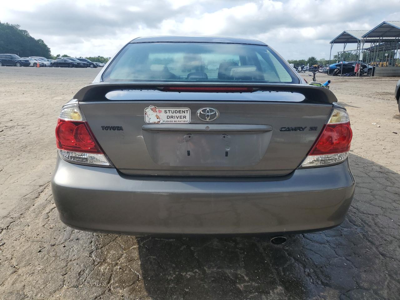 2005 Toyota Camry Le VIN: 4T1BE32K15U946467 Lot: 63217094