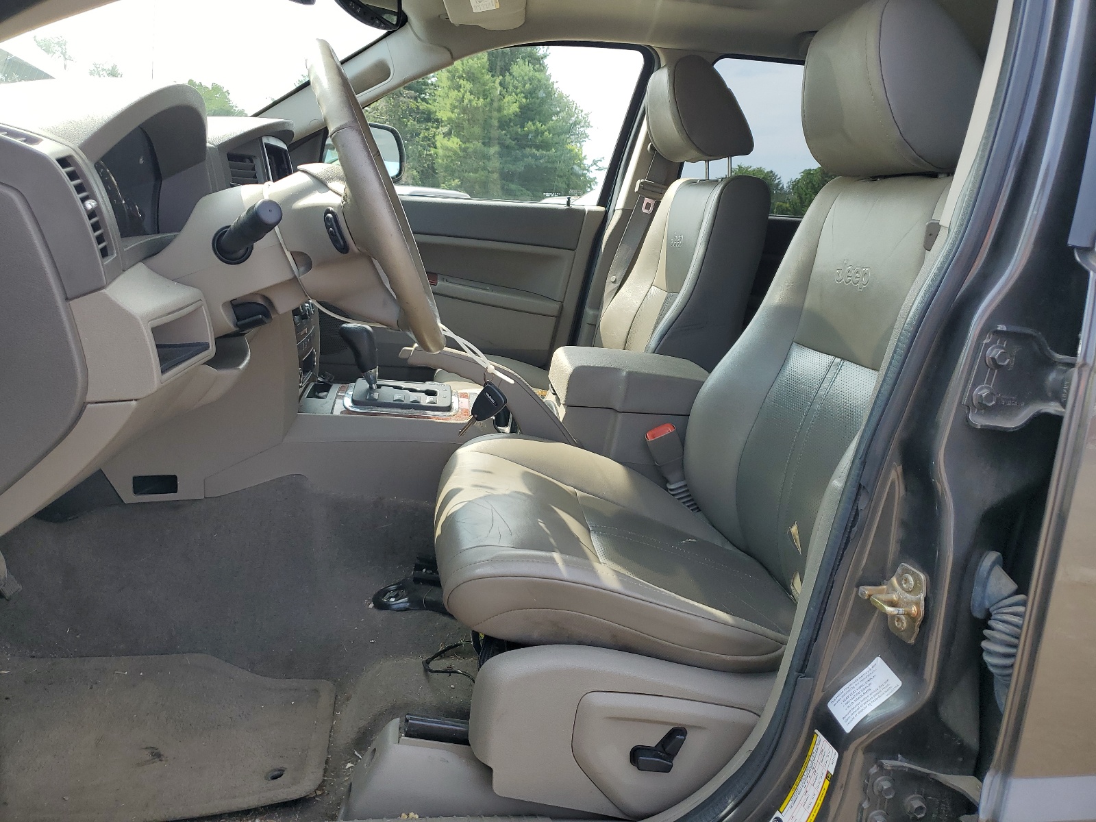 1J4HR58N35C714744 2005 Jeep Grand Cherokee Limited