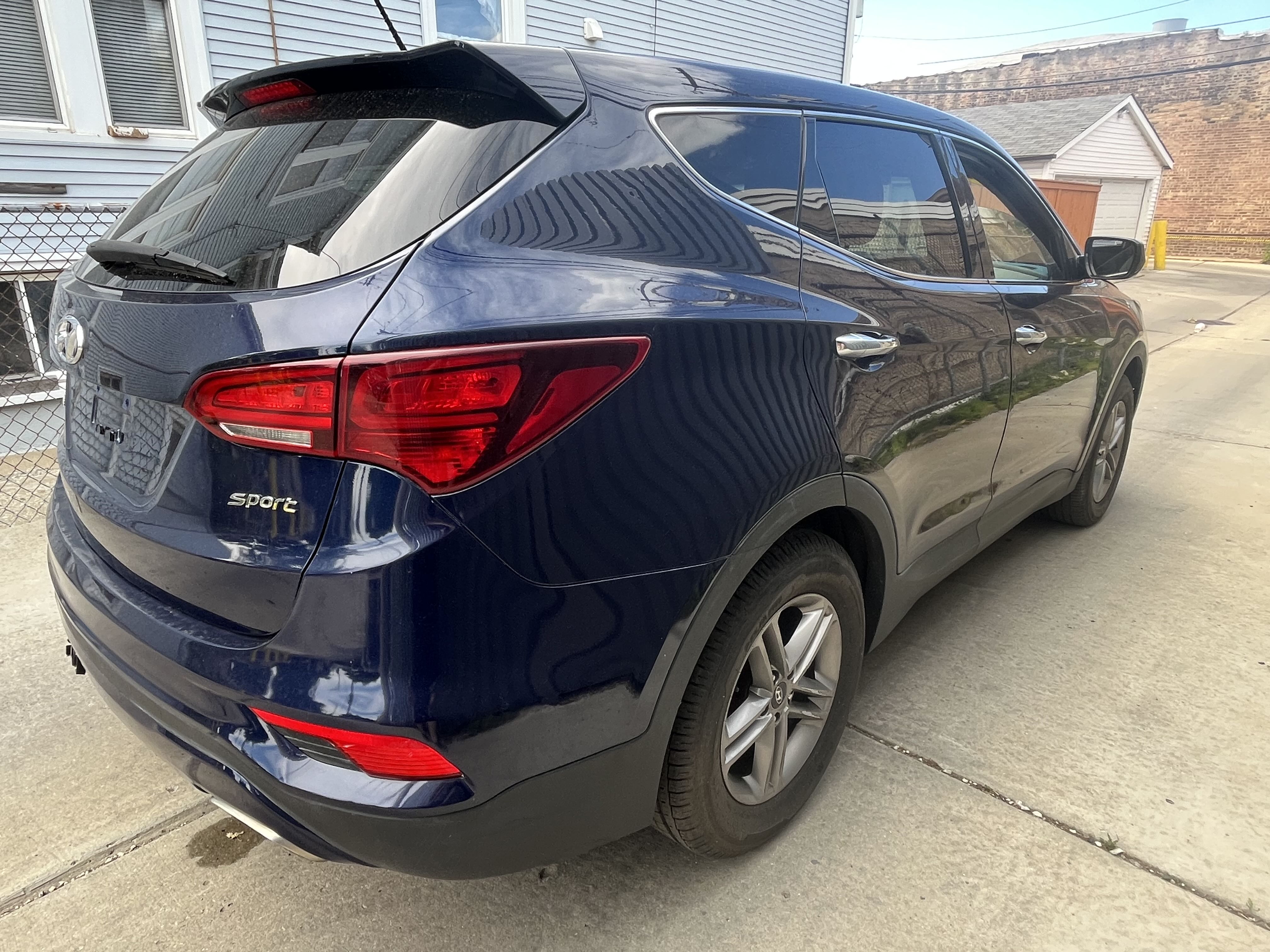 2018 Hyundai Santa Fe Sport vin: 5XYZT3LB8JG535599