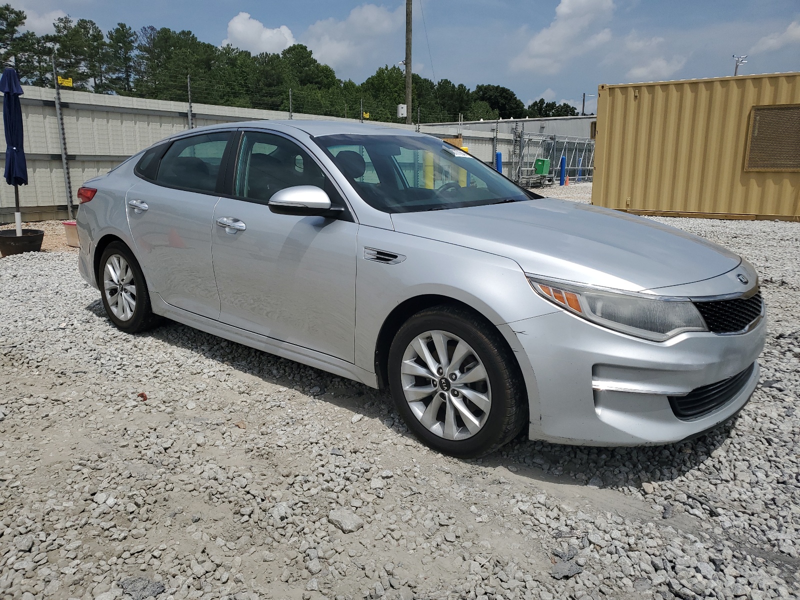 2017 Kia Optima Lx vin: 5XXGT4L30HG123715