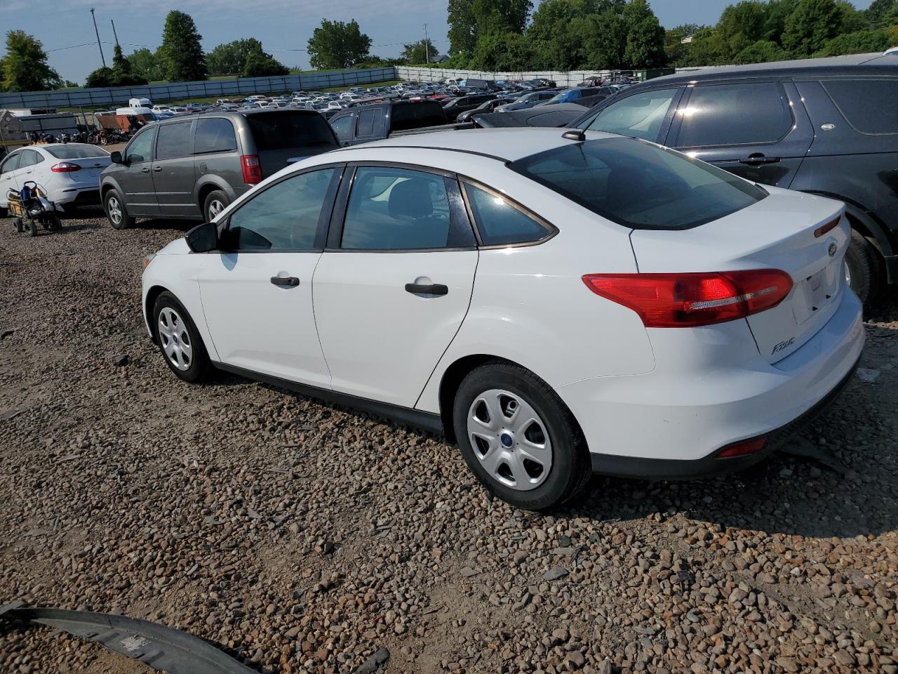 1FADP3E24JL271061 2018 FORD FOCUS - Image 2