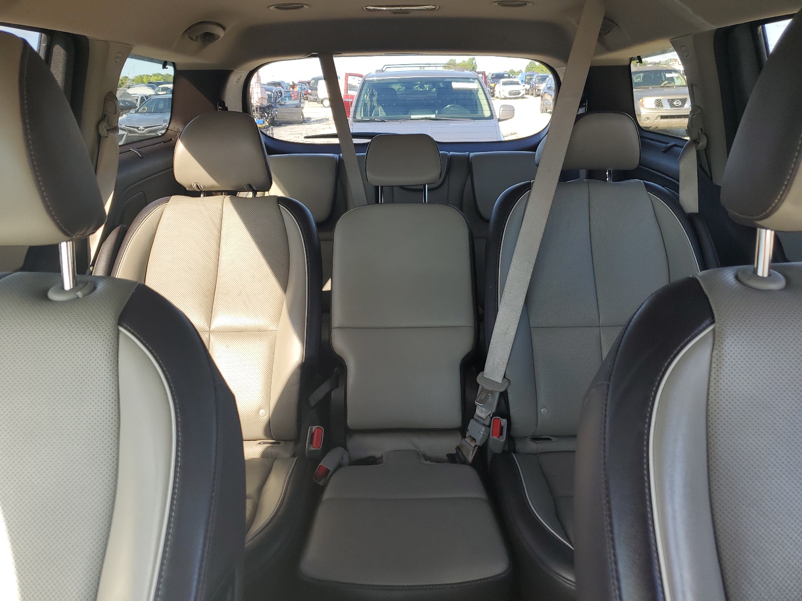 KNDME5C10H6274375 2017 Kia Sedona Sxl