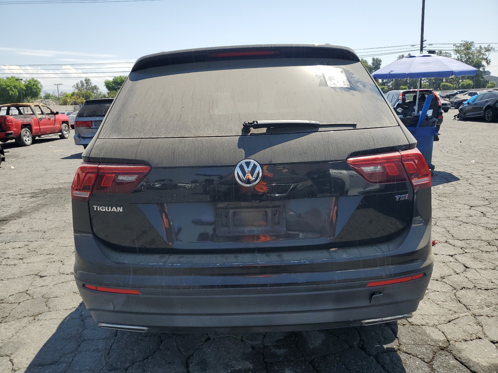 2018 Volkswagen Tiguan S vin: 3VV1B7AX0JM104068