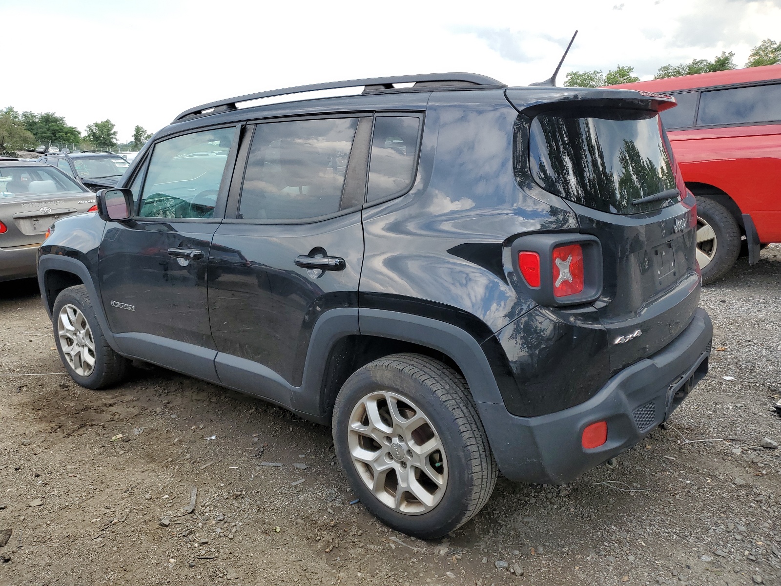 2015 Jeep Renegade Latitude vin: ZACCJBBT0FPC29729