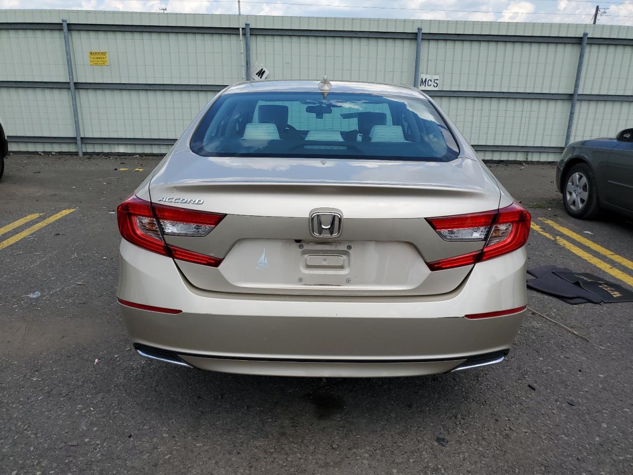 1HGCV1F12JA024866 2018 Honda Accord Lx