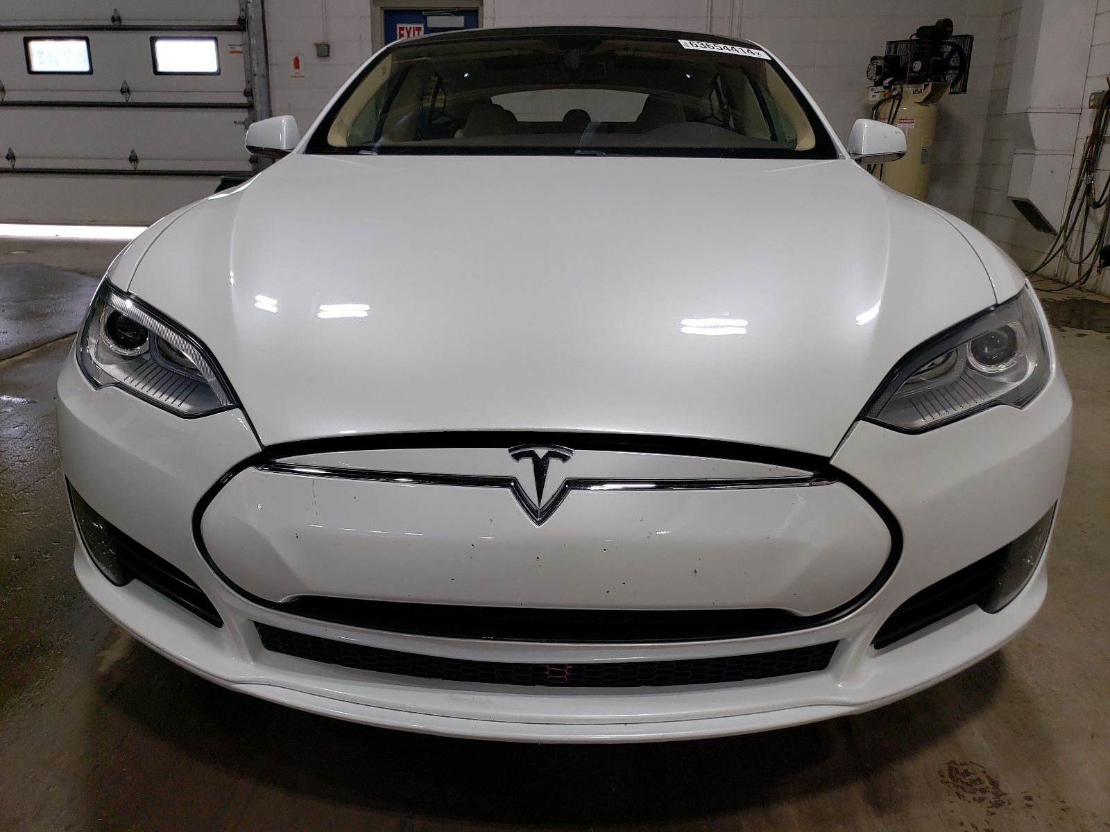 2014 Tesla Model S vin: 5YJSA1S16EFP38041