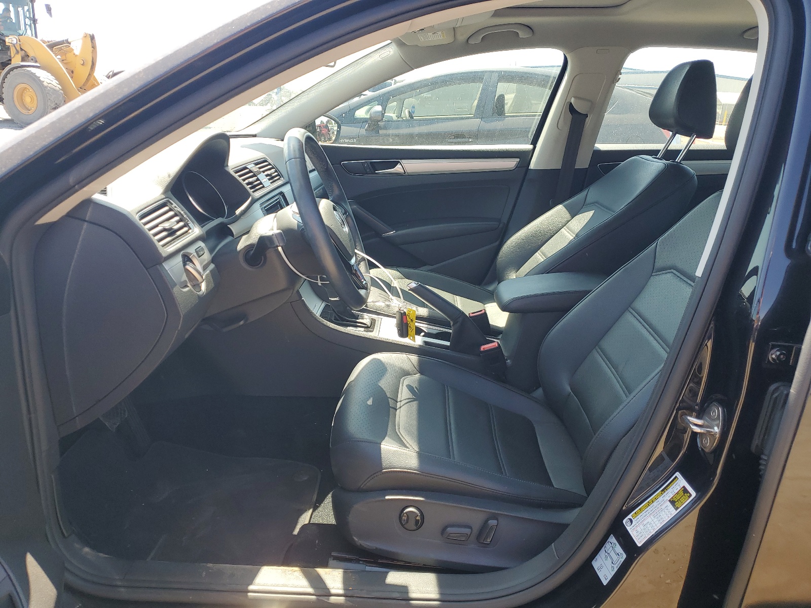 1VWLA7A37KC012317 2019 Volkswagen Passat Wolfsburg