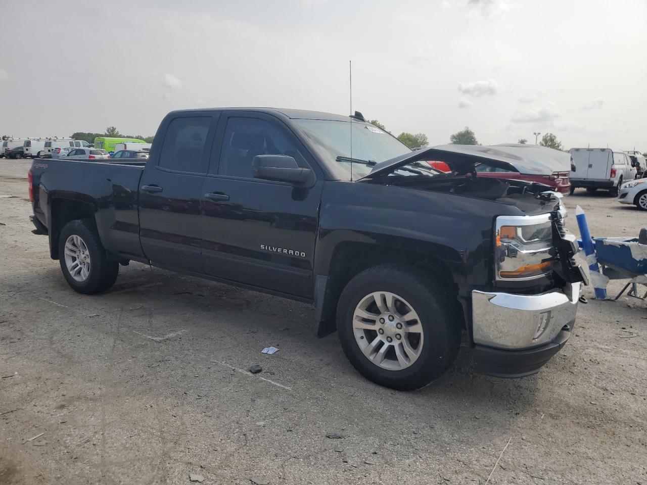2016 Chevrolet Silverado - Image 4