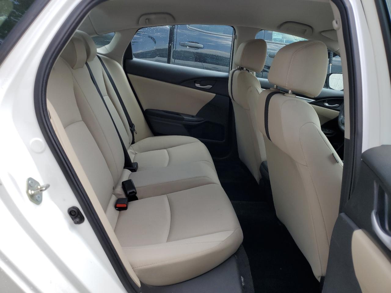 19XFC2F56HE002841 2017 Honda Civic Lx