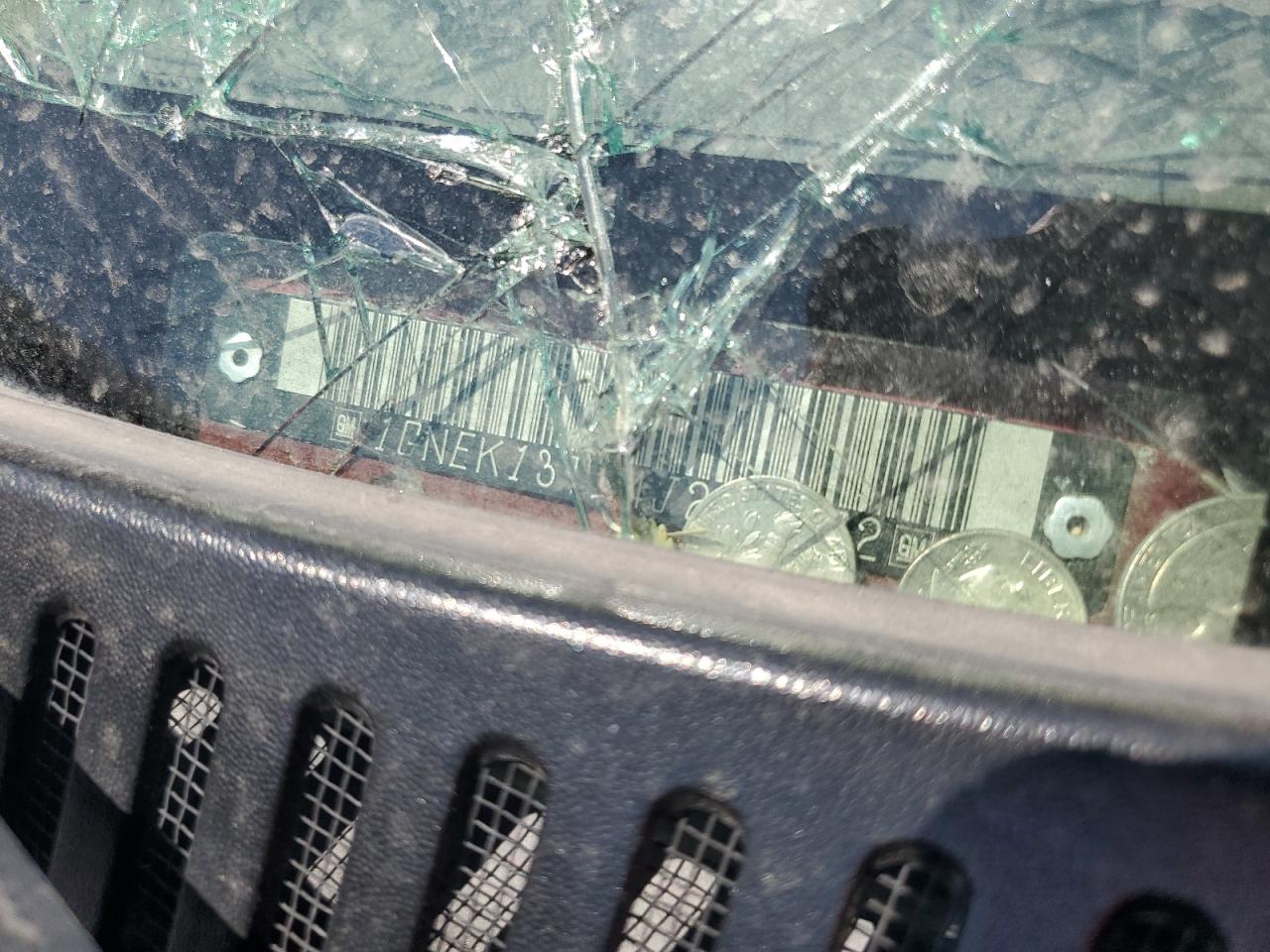 2004 Chevrolet Tahoe K1500 VIN: 1GNEK13T54J260672 Lot: 63277944