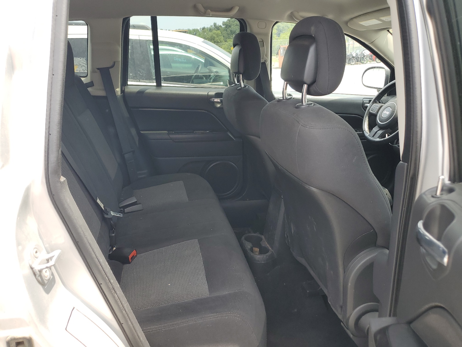 1J4NF1FB8BD215294 2011 Jeep Compass Sport