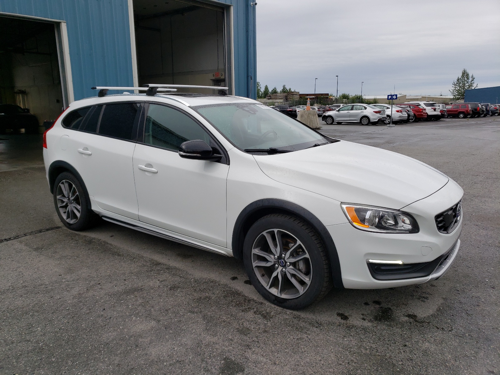 2016 Volvo V60 Cross Country Premier vin: YV4612HK4G1003350