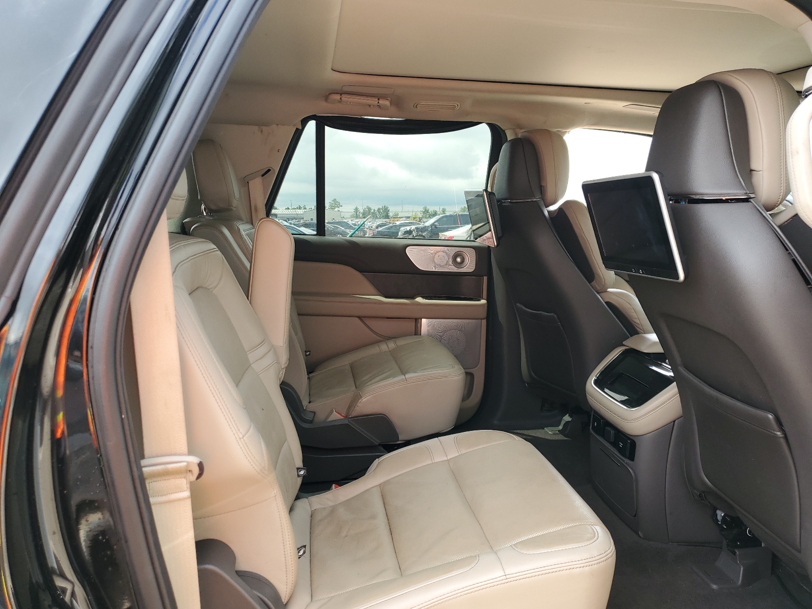 2022 Lincoln Navigator L Reserve vin: 5LMJJ3LT2NEL12185