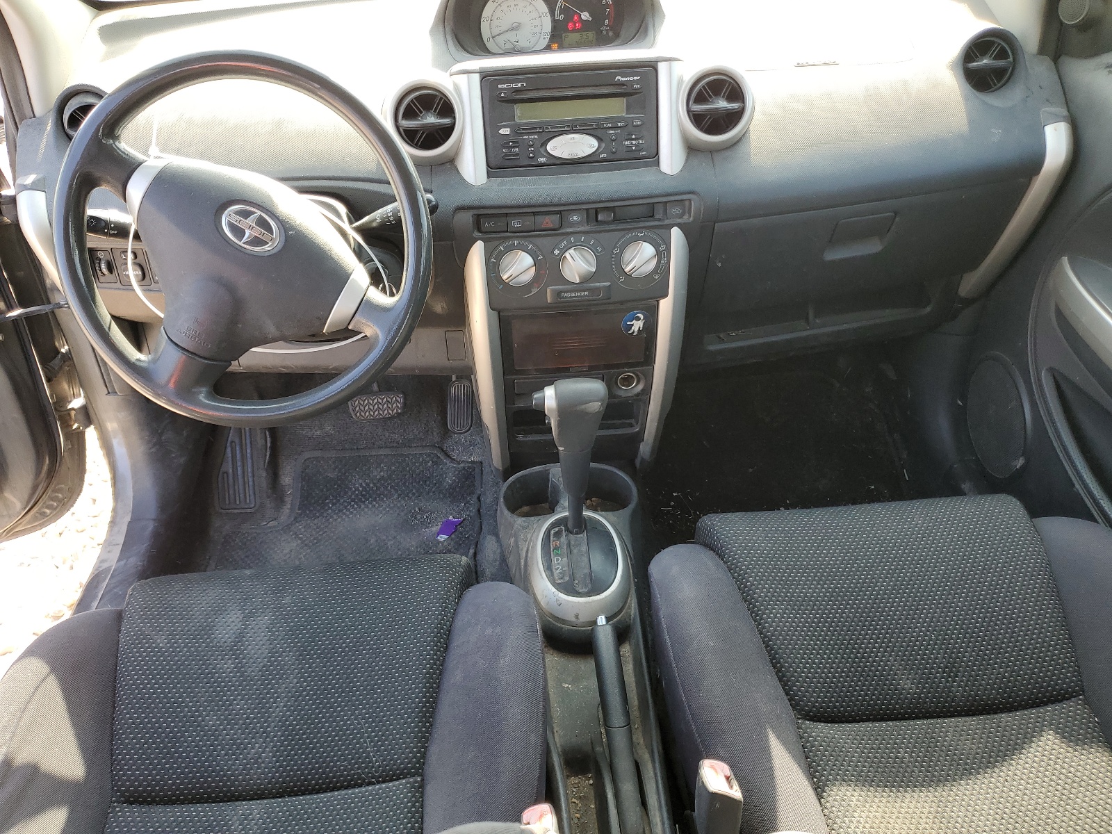 JTKKT604740054111 2004 Toyota Scion Xa