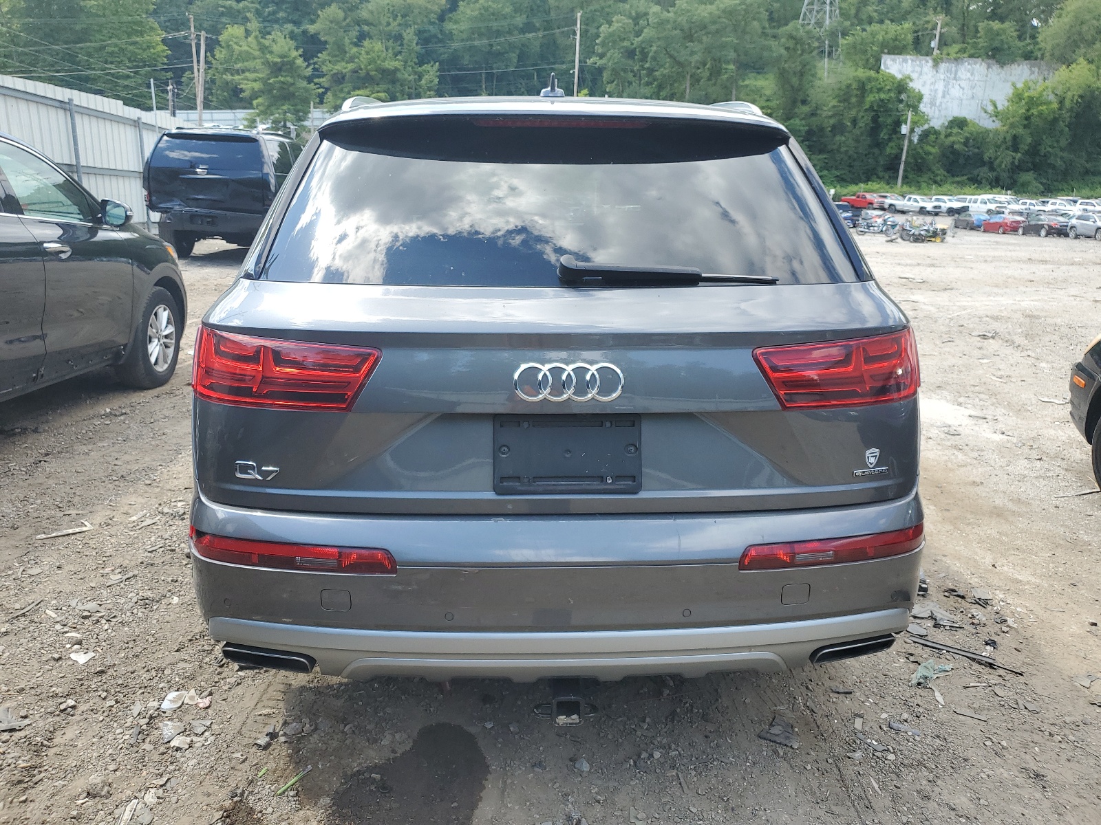 WA1LHAF73JD047835 2018 Audi Q7 Premium Plus