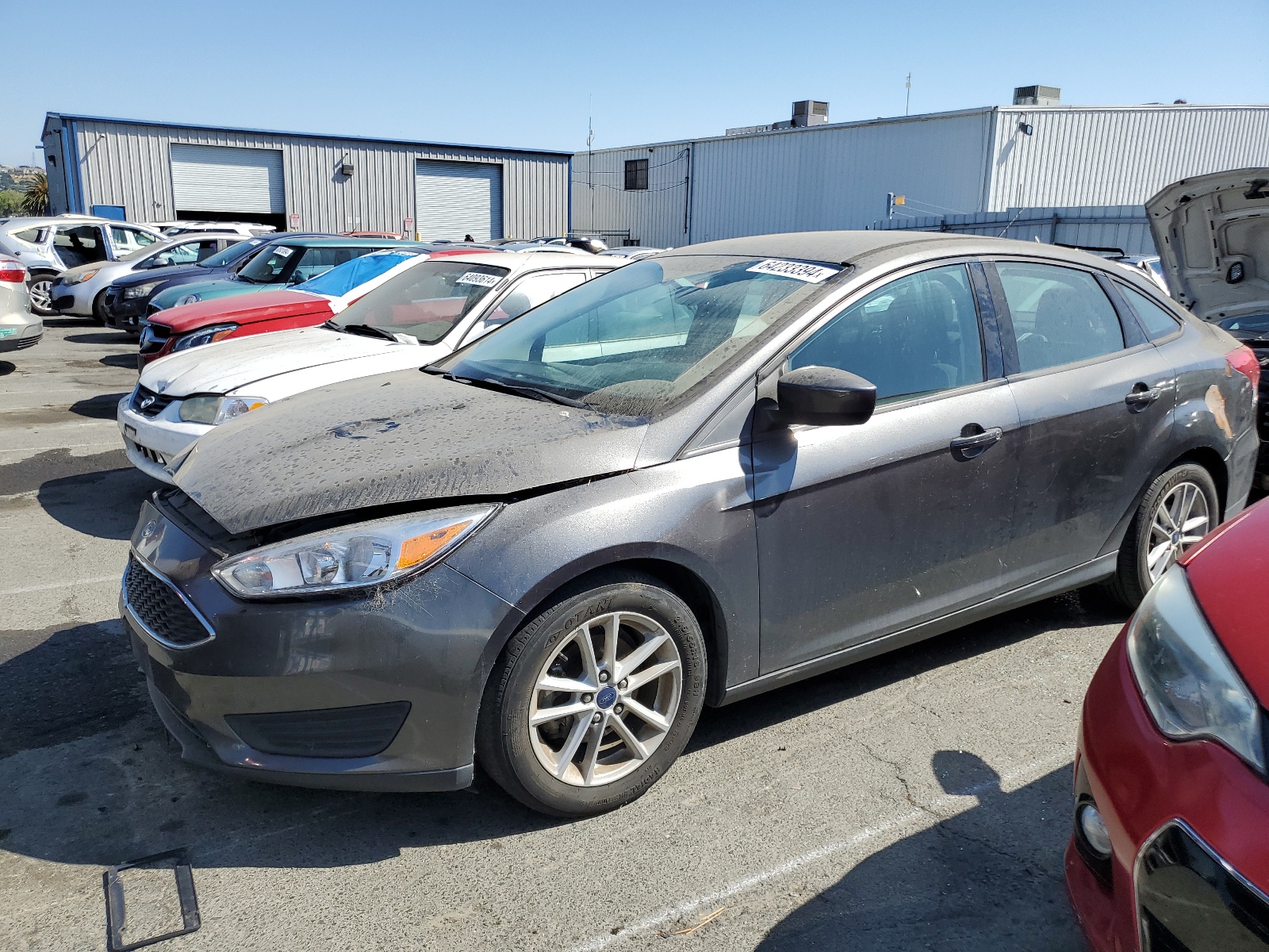 2018 Ford Focus Se vin: 1FADP3F25JL261167