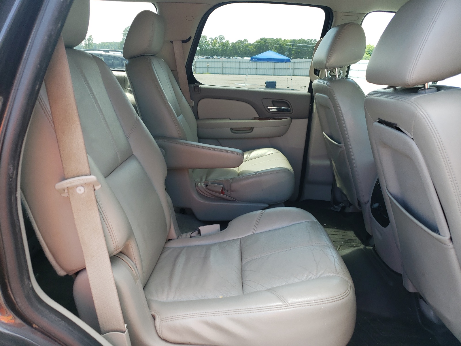 1GNSCBE00BR158185 2011 Chevrolet Tahoe C1500 Lt