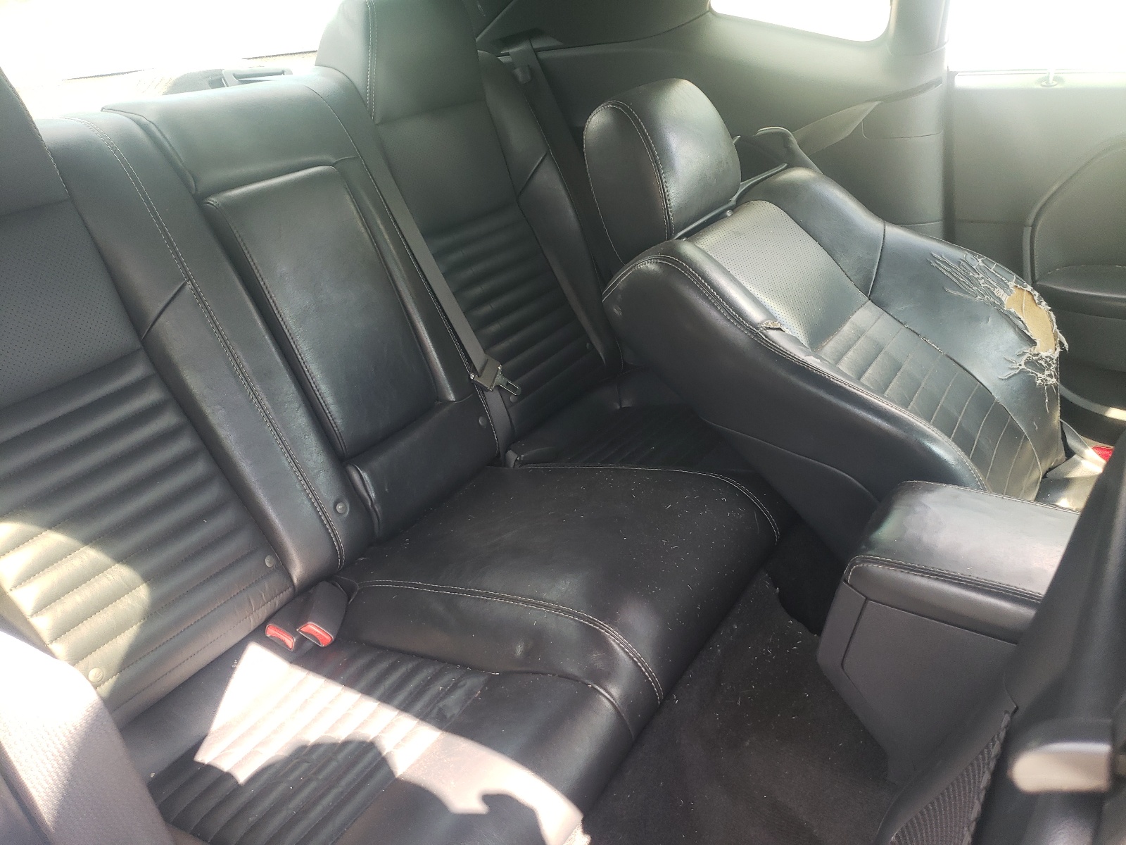 2B3CJ5DT0AH102828 2010 Dodge Challenger R/T