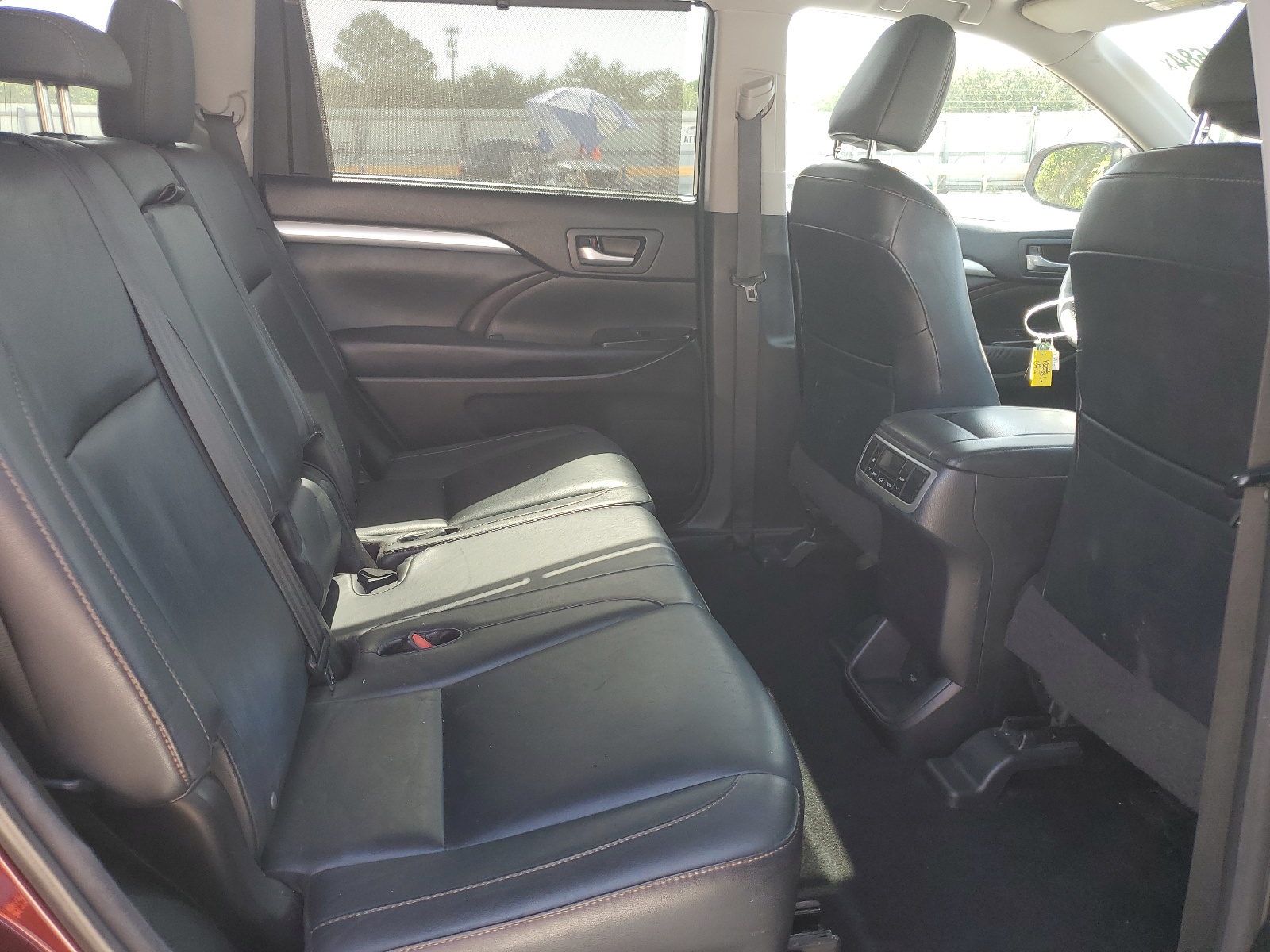 5TDKKRFH4GS142475 2016 Toyota Highlander Xle