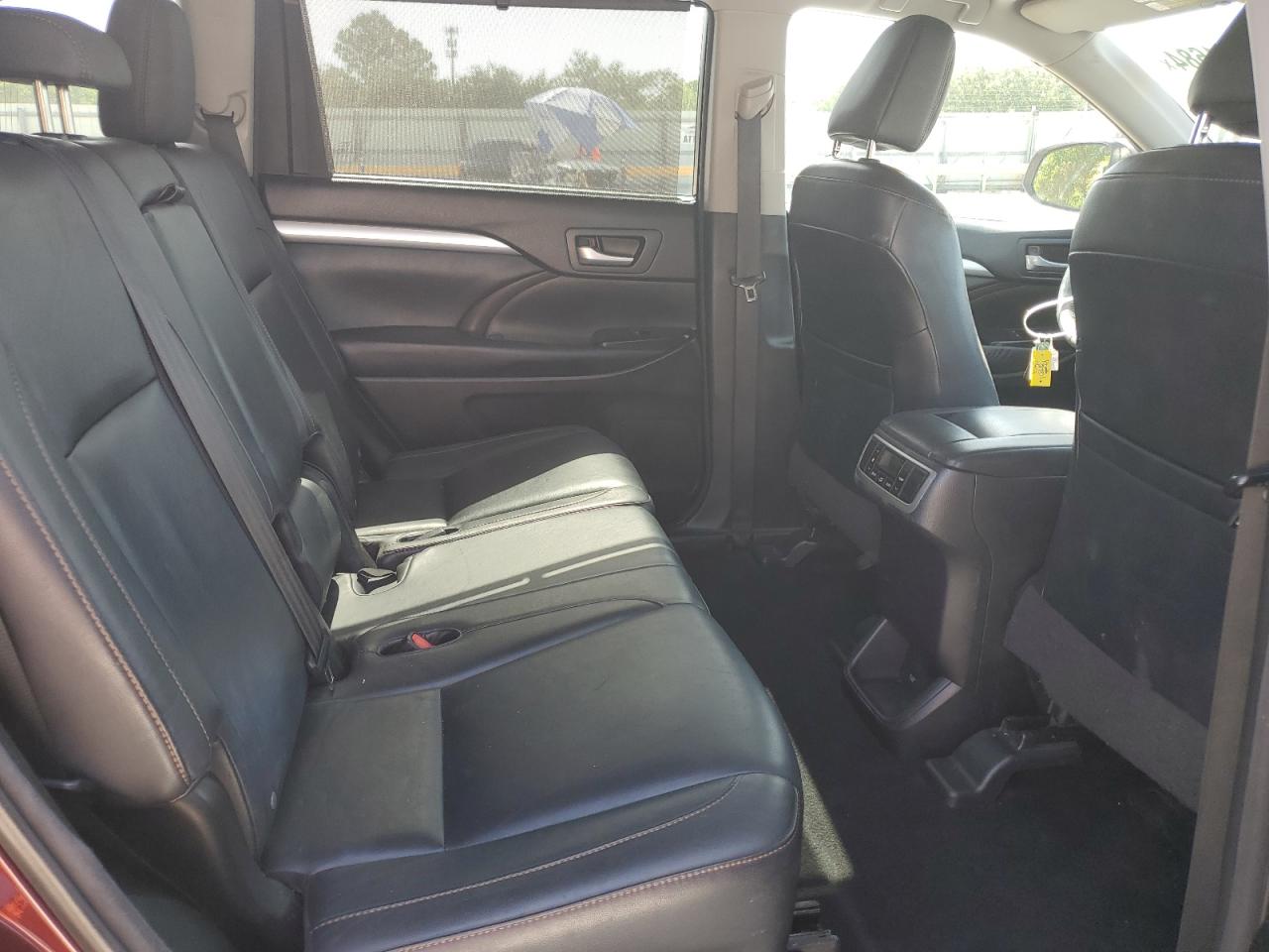 2016 Toyota Highlander Xle VIN: 5TDKKRFH4GS142475 Lot: 64811684