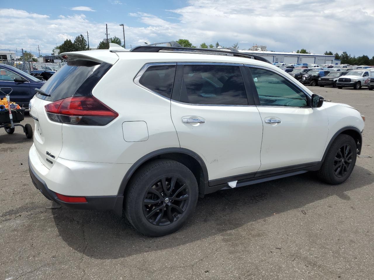 VIN 5N1AT2MV9JC731275 2018 NISSAN ROGUE no.3