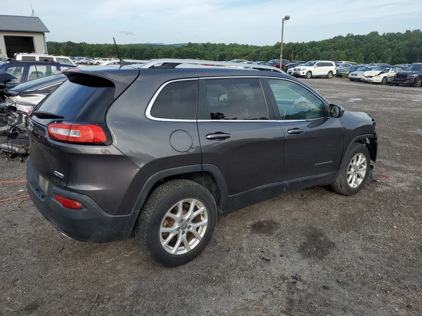 2015 Jeep Cherokee Latitude vin: 1C4PJMCS8FW794848