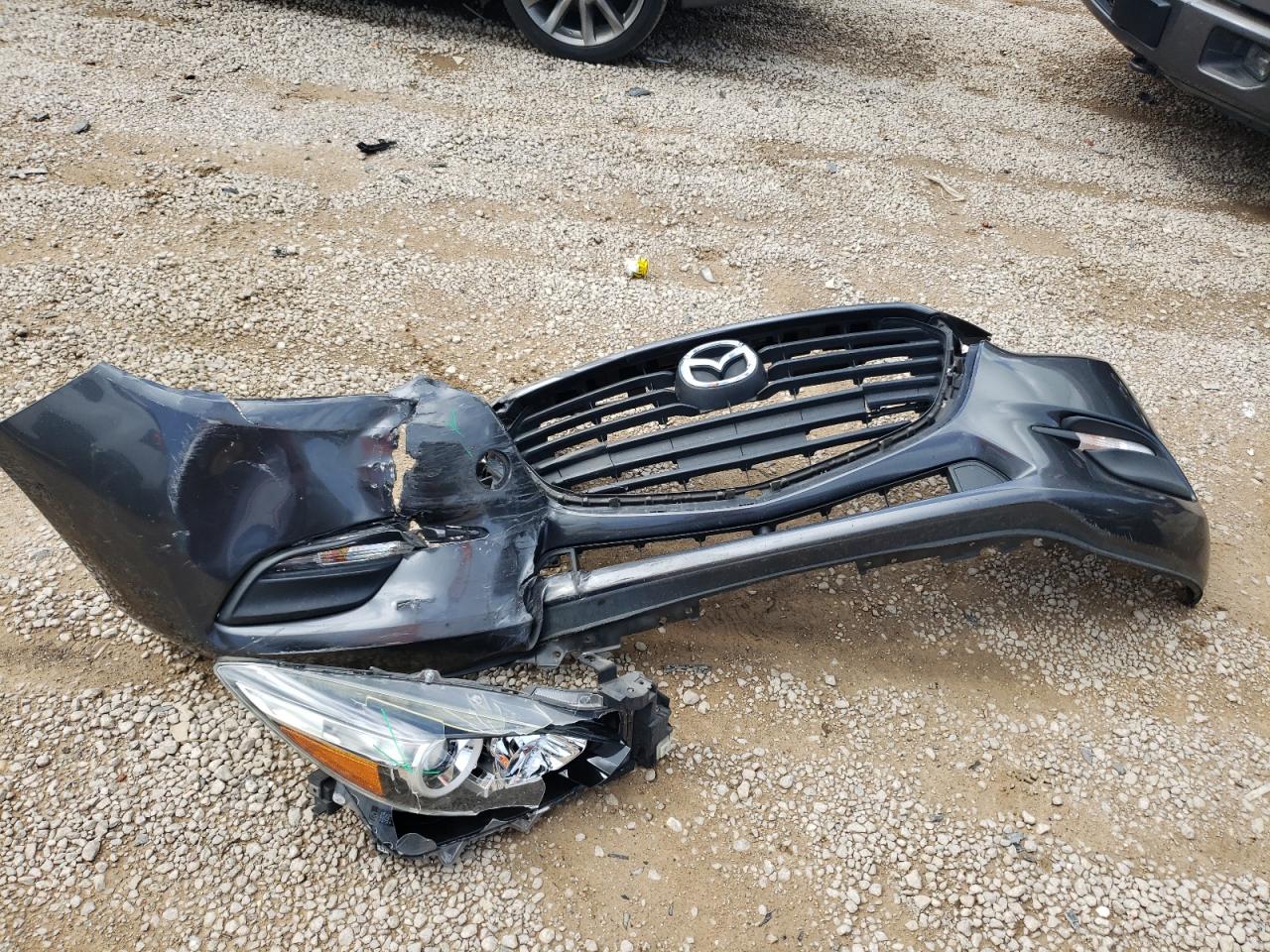 2018 Mazda 3 Touring VIN: 3MZBN1L36JM235293 Lot: 61835454