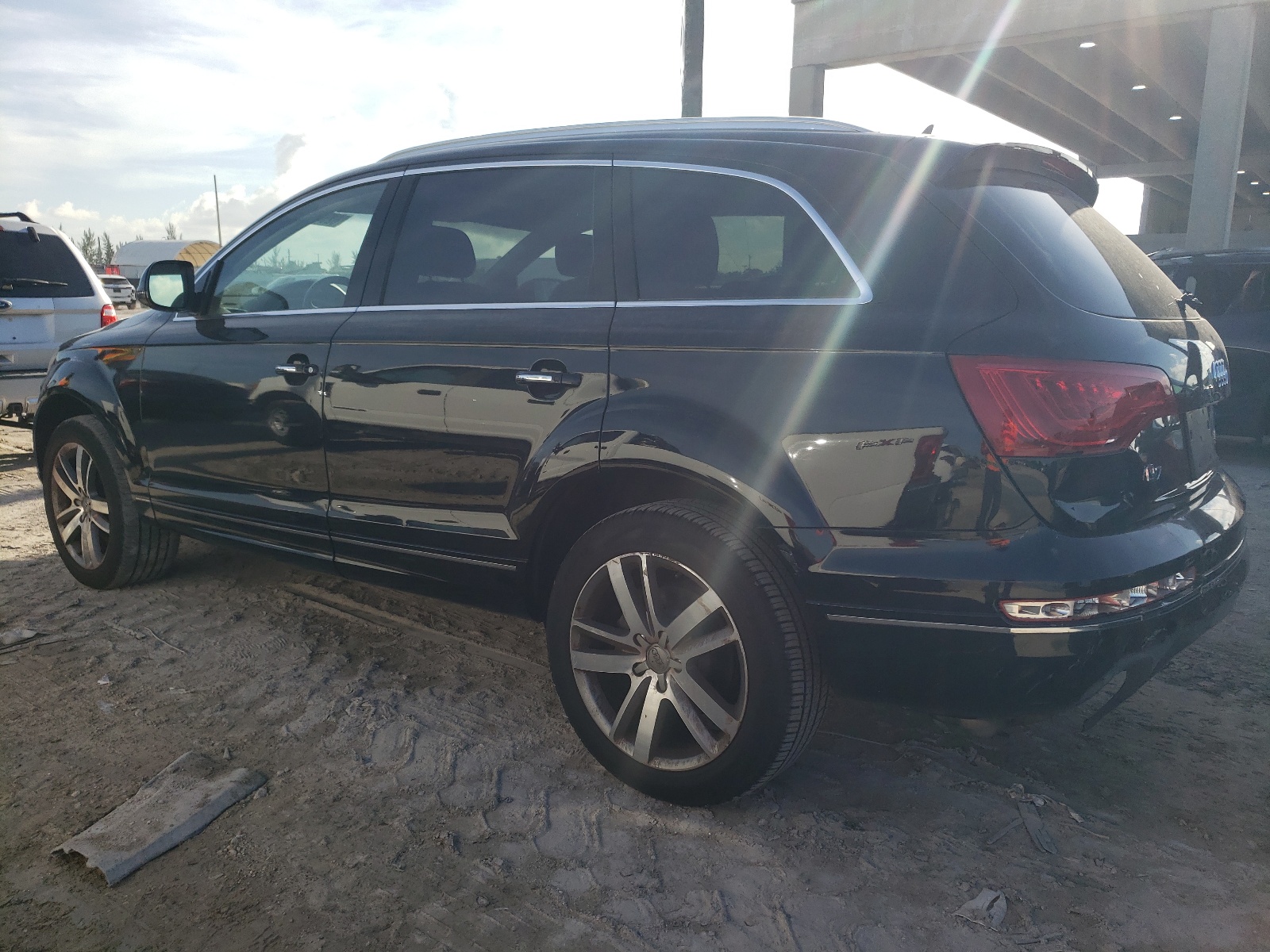 2014 Audi Q7 Premium Plus vin: WA1LGAFE1ED011634