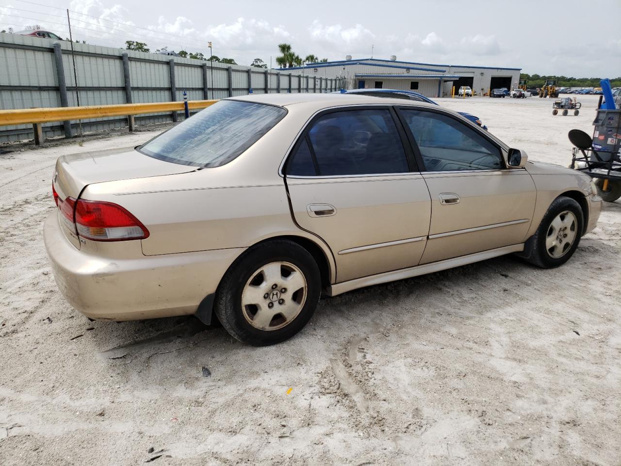 1HGCG16502A043737 2002 Honda Accord Ex