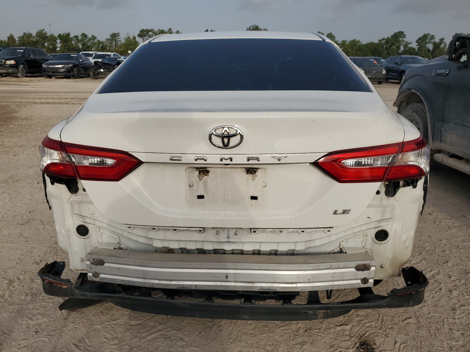 2018 Toyota Camry L vin: JTNB11HK0J3023498