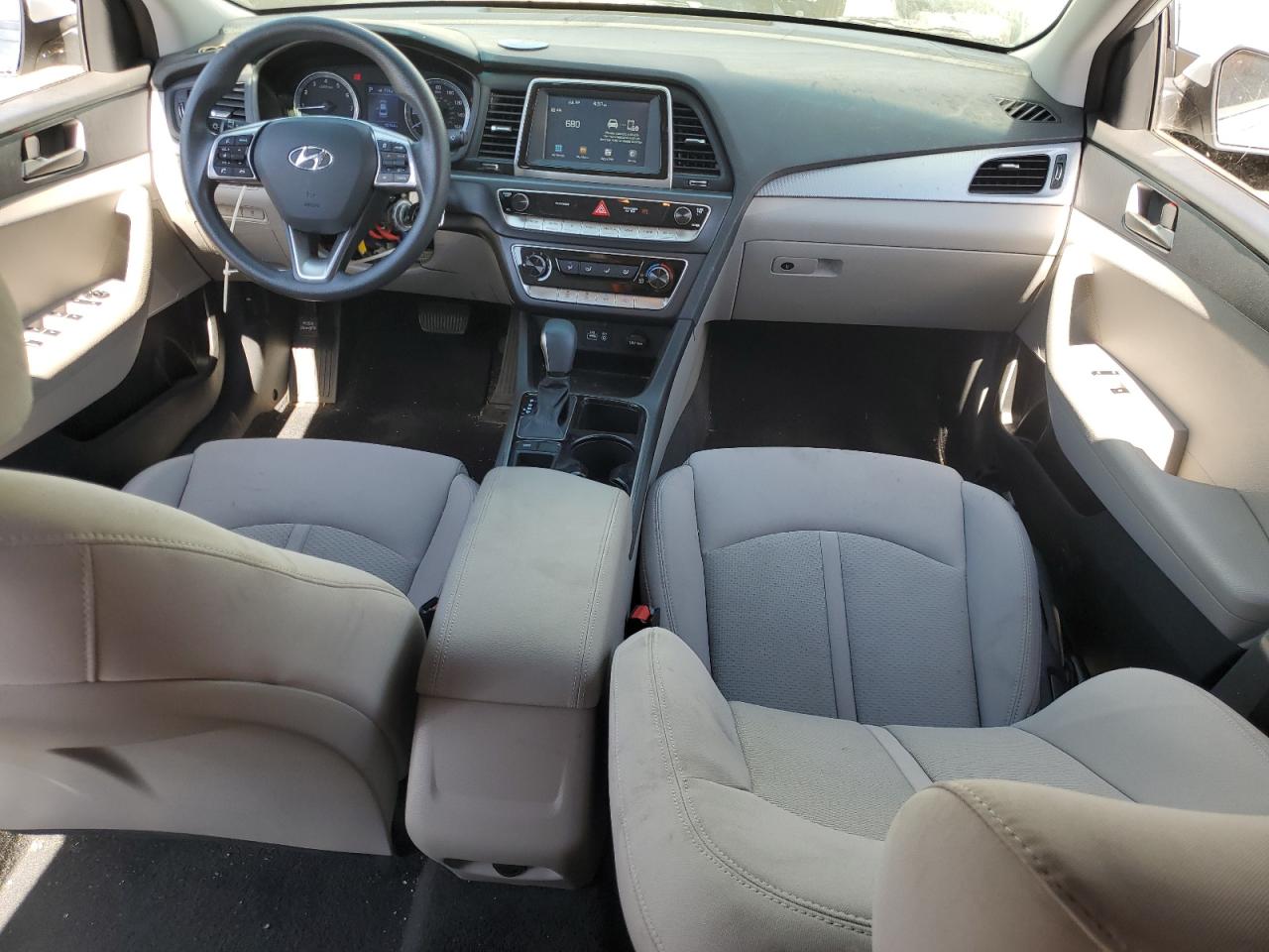 2018 Hyundai Sonata - Image 8