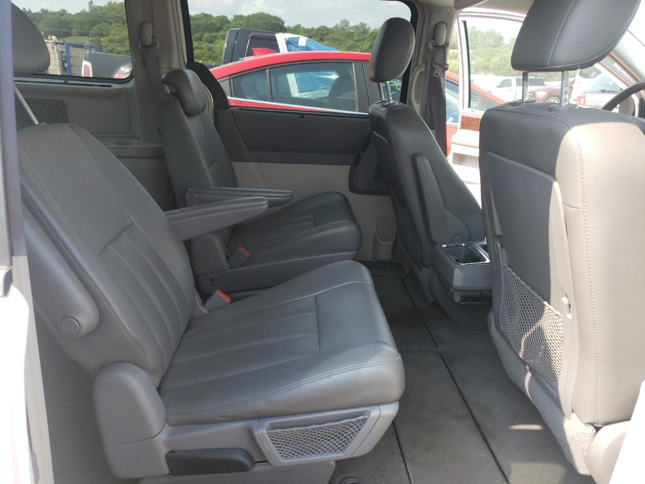 2010 Chrysler Town & Country Touring VIN: 2A4RR5D14AR129387 Lot: 65233584