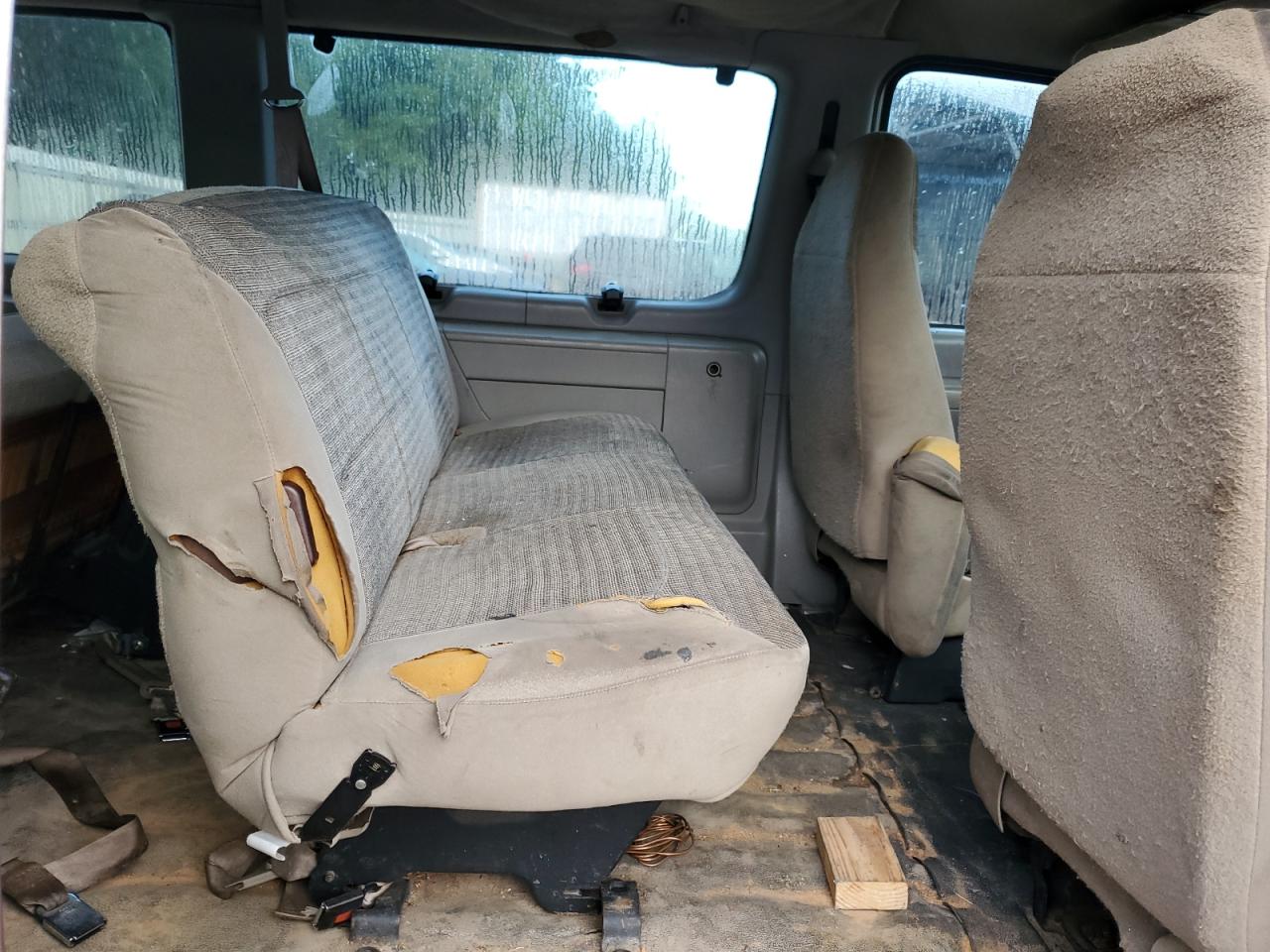 2002 Ford Econoline E350 Super Duty Wagon VIN: 1FBSS31L52HA62922 Lot: 62461584