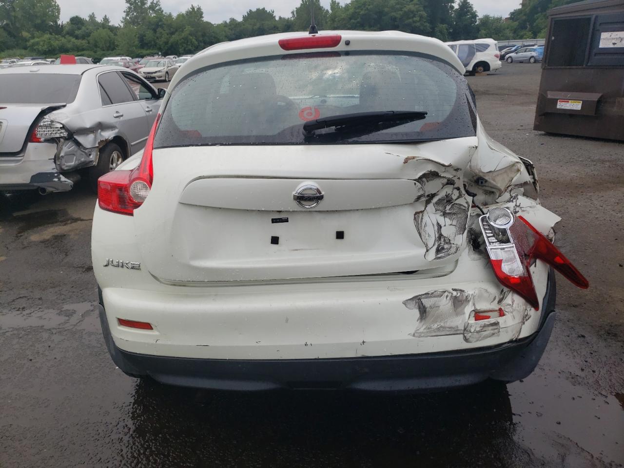 2011 Nissan Juke S VIN: JN8AF5MR8BT002318 Lot: 64681324