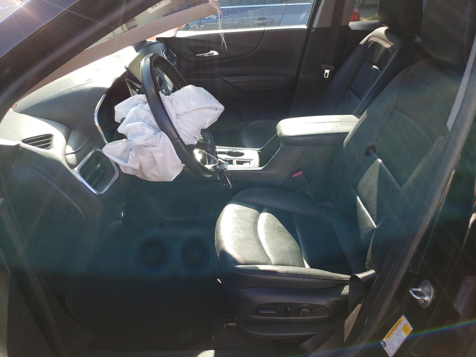 2GNAXXEV8L6218056 2020 Chevrolet Equinox Premier