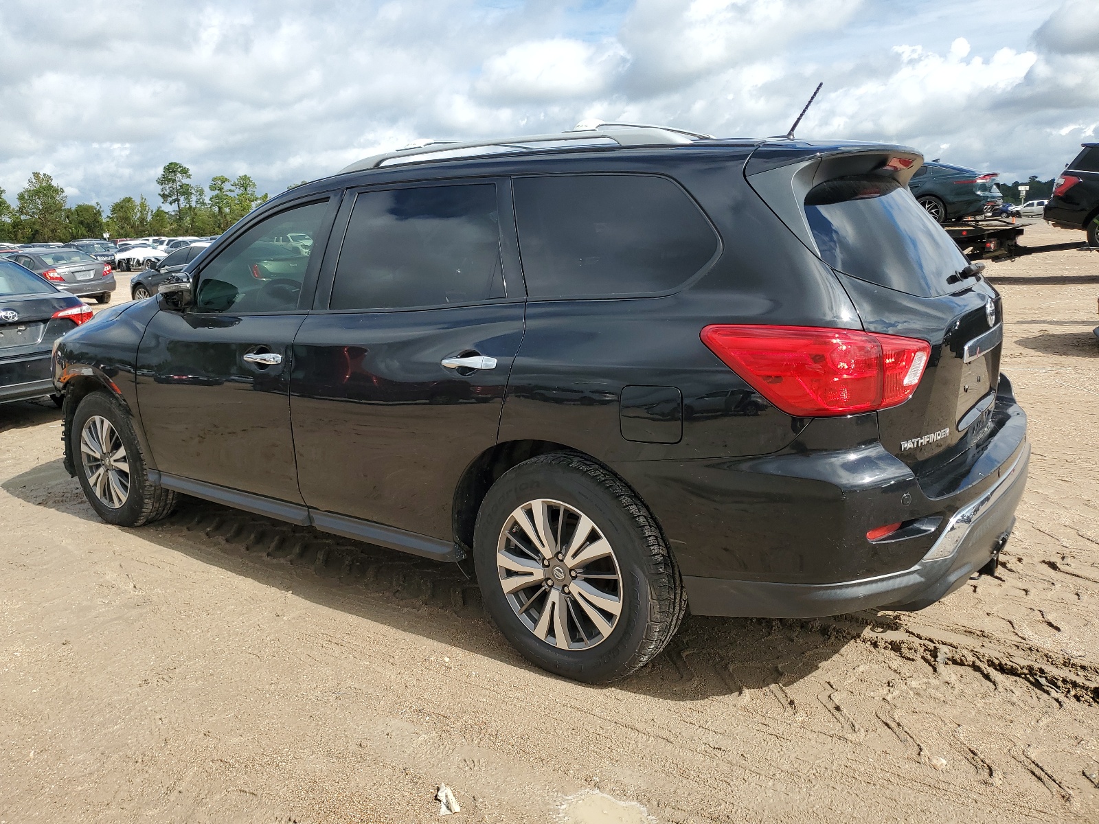 5N1DR2MN6JC622851 2018 Nissan Pathfinder S