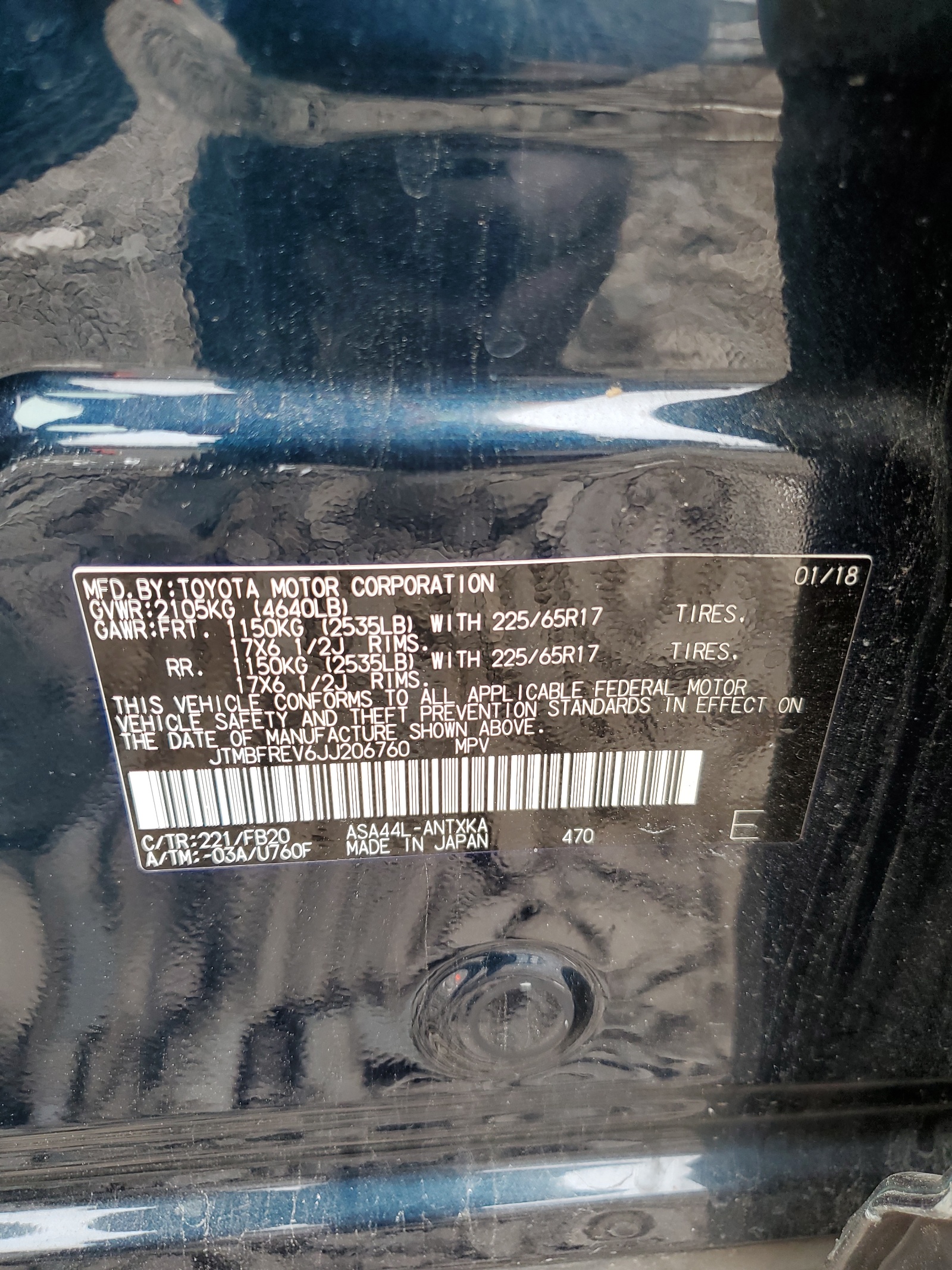 JTMBFREV6JJ206760 2018 Toyota Rav4 Le