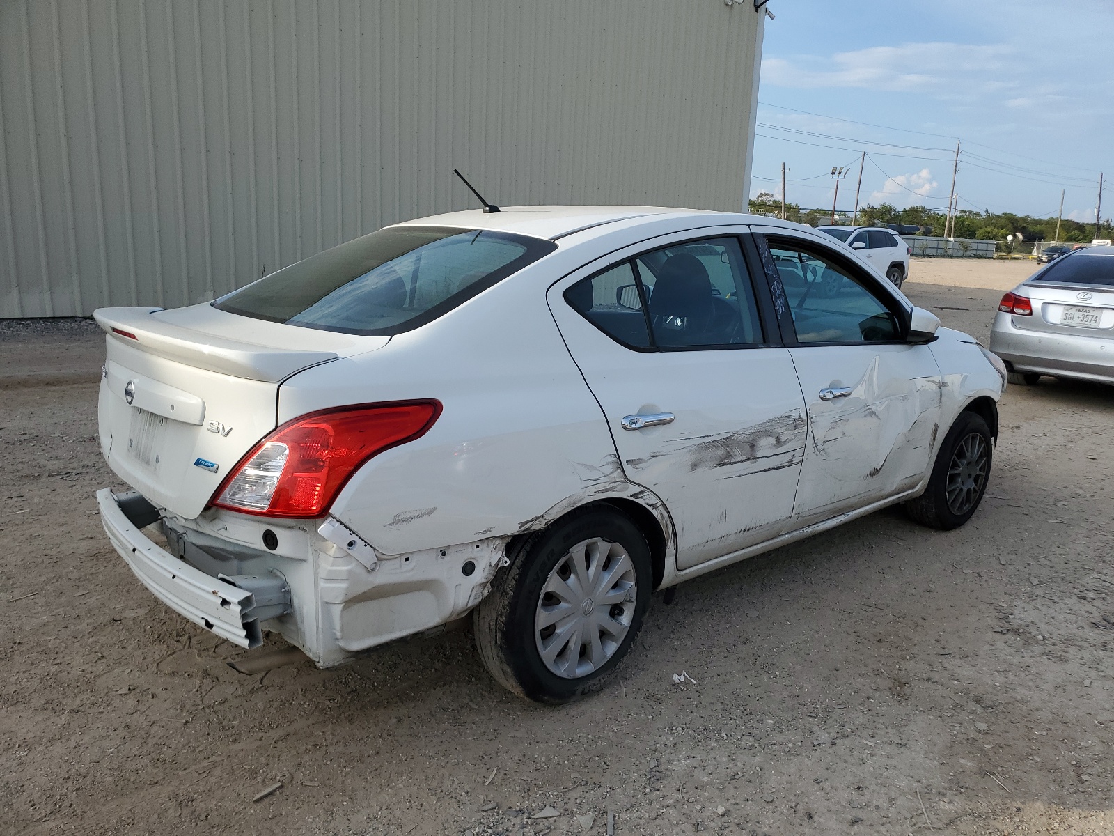 2015 Nissan Versa S vin: 3N1CN7AP1FL889571