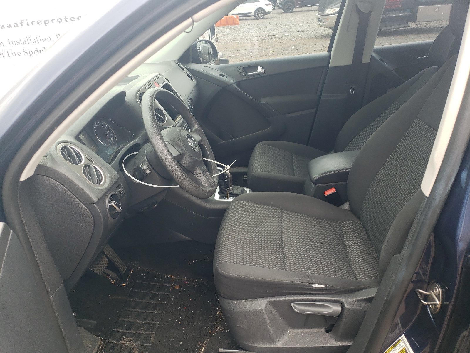 WVGBV7AX4BW527775 2011 Volkswagen Tiguan S