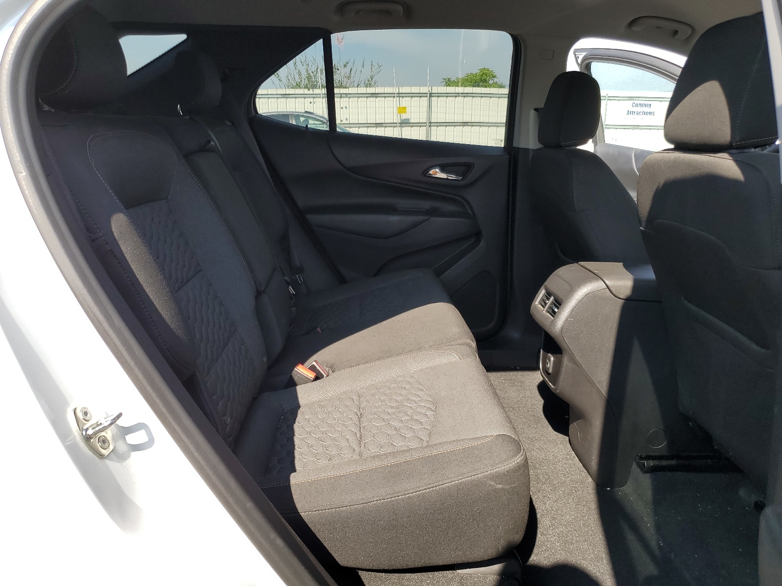 3GNAXKEV4KS506093 2019 Chevrolet Equinox Lt