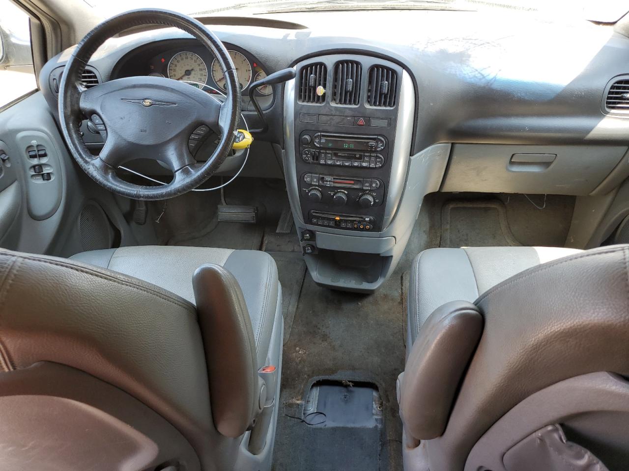 2004 Chrysler Town & Country Touring VIN: 2C4GP54L54R534618 Lot: 64161874